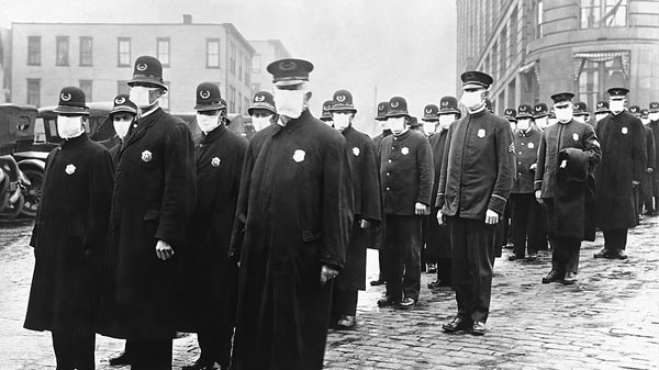 Poliziotti di Seattle durante l'epidemia di Spagnola
