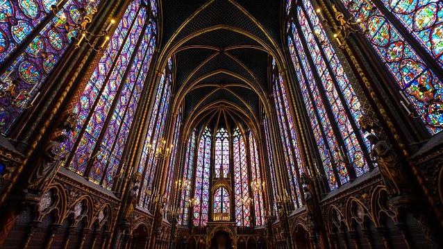 Vetrate di cattedrale gotica