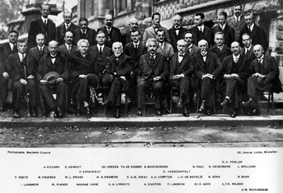 Foto degli scienziati riunitisi il 29 ottobre 1927 a Bruxelles